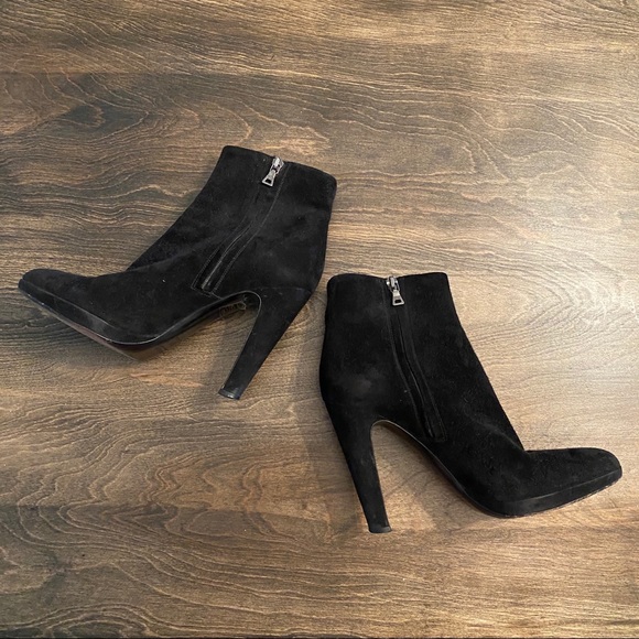 PRADA classic arc heeled ankle booties size 8 1/2 zippers suede timeless - Picture 6 of 13